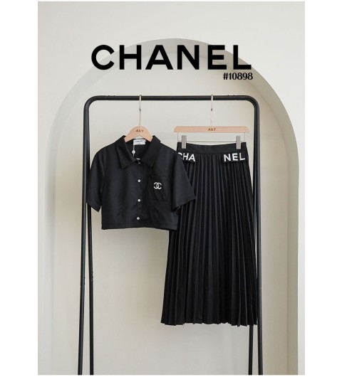 [CHANEL] 샤넬 여성 크롭셔츠 & 롱 플리츠 스커트 셋트(국내배송)