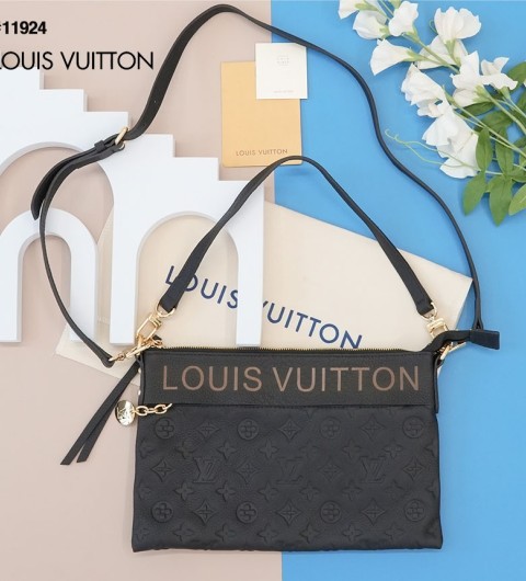 [LOUIS VUITTON] 루이비통 앙프렝뜨 블랙 파우치 클러치 숄더백 (국내배송)