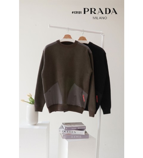 [PRADA] 프라다 남성 레드 띠로고 테리 맨투맨 (국내배송)