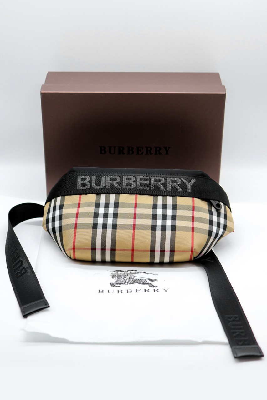 버버리 BurBerr24ss 빈티지 체크 힙색 공용 (매장판) 국내배송