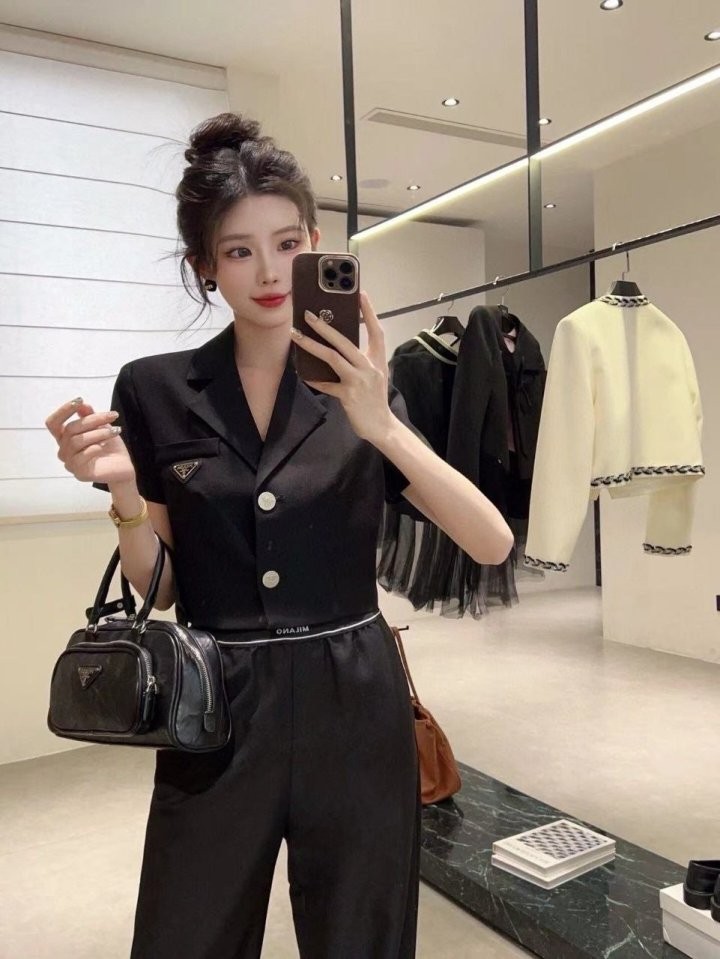 프라다 바지반팔마이셋트 국내배송