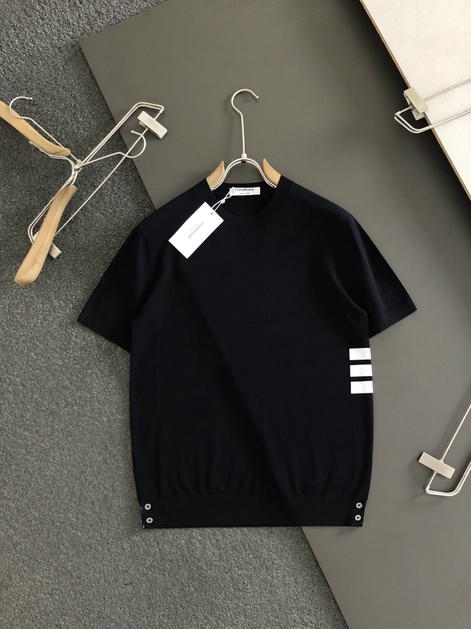 2025SS톰브라운 신상 삼선 쿨니트 라운드 국내배송