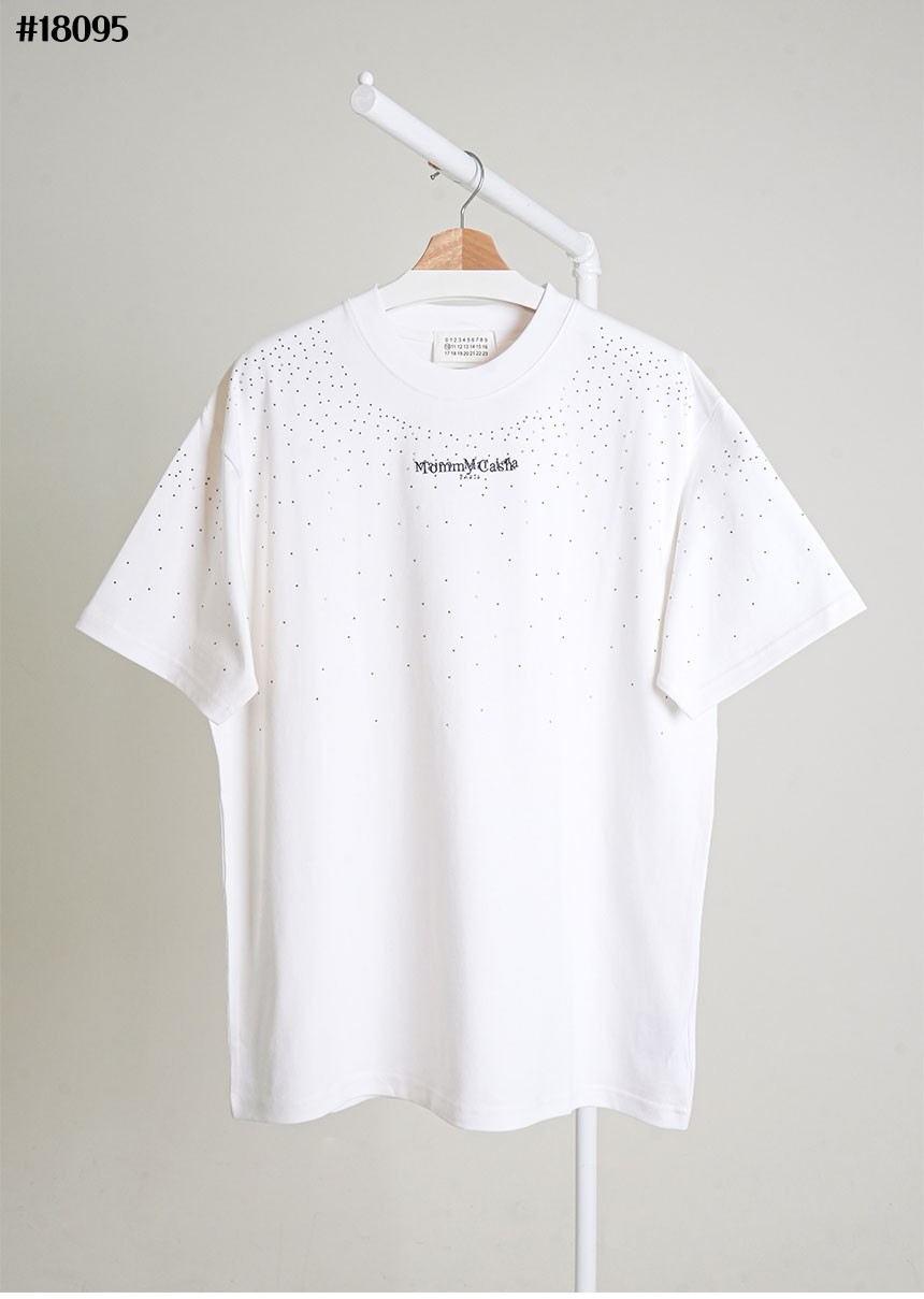 메종마르지엘라 자수 로고 크리스탈 디테일 코튼 크루넥 티셔츠 국내배송