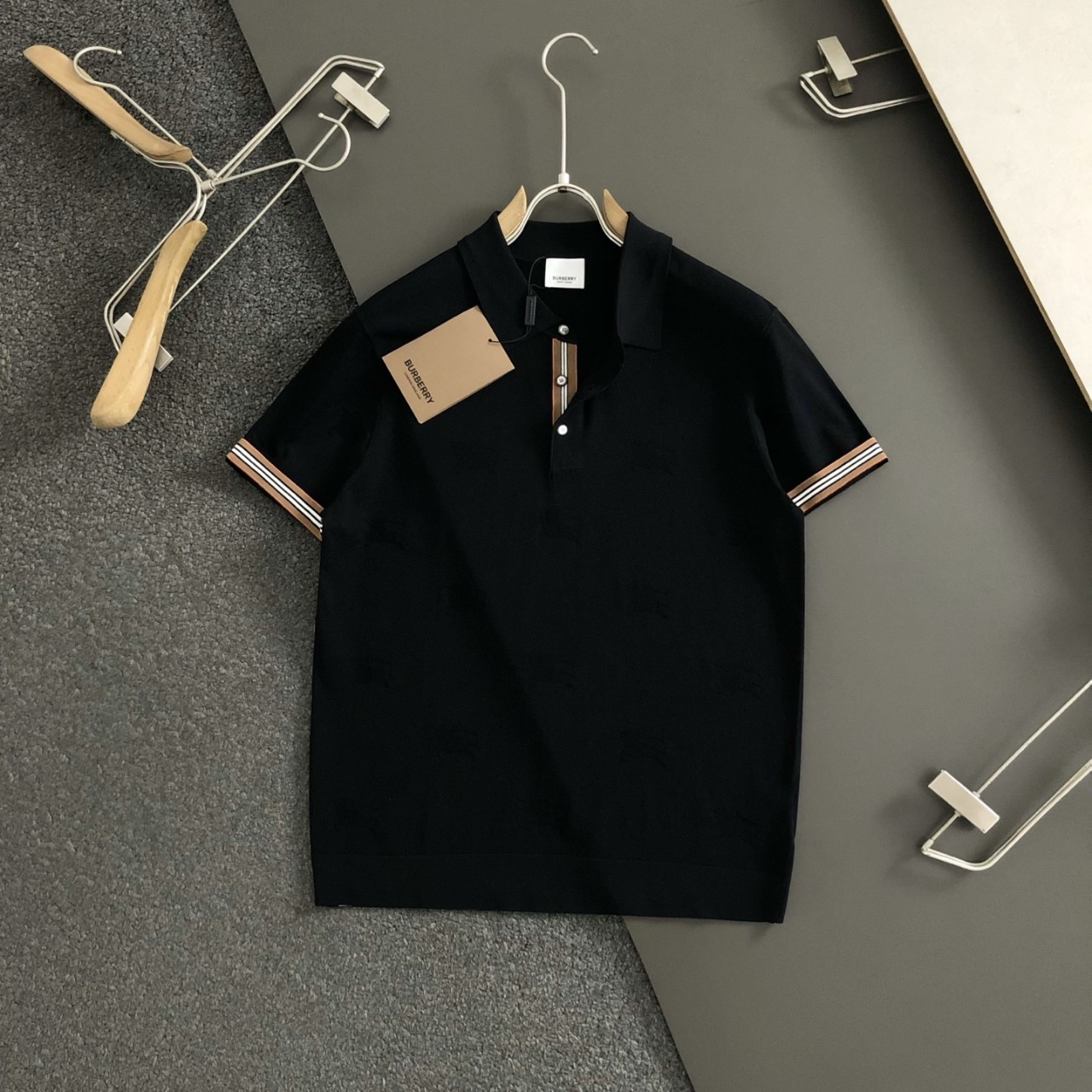 2025SS버버리 신상스티치 포인트 쿨니트 카라 티셔츠커스텀 국내배송