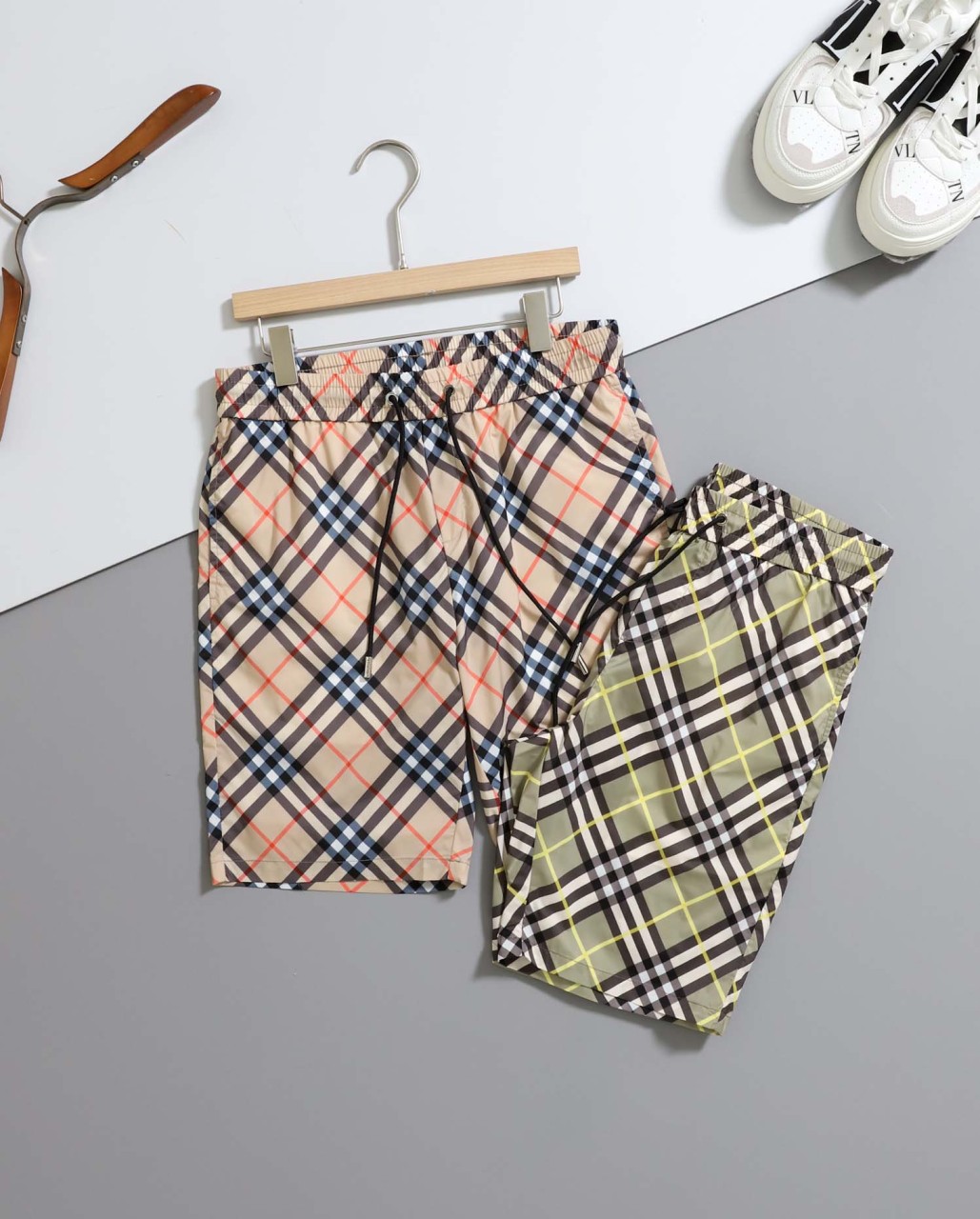 버버리  수입 체크패턴 실키 쇼트팬츠 국내배송