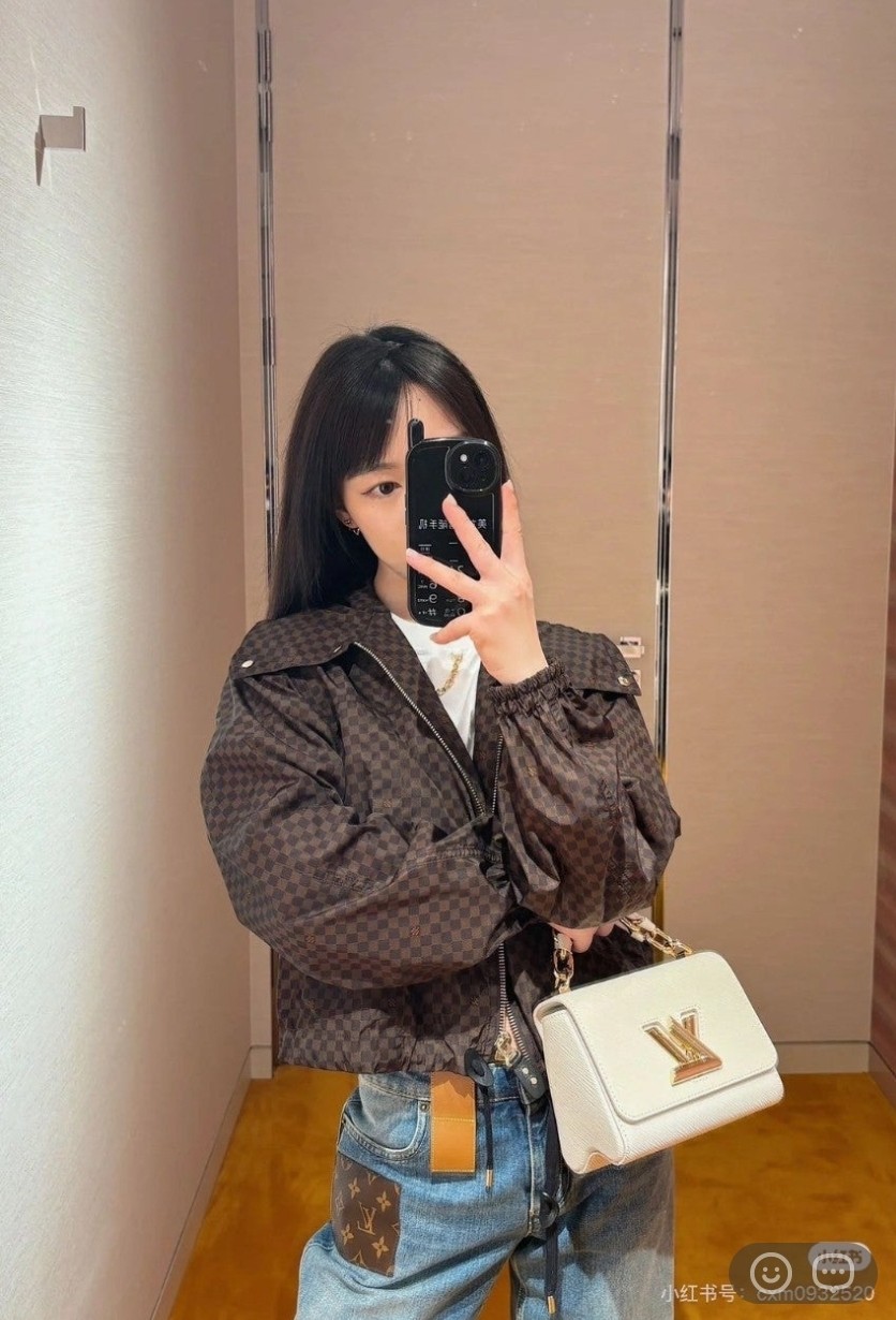 수입고급 루이비통 모노그램  자켓 신상입고 국내배송