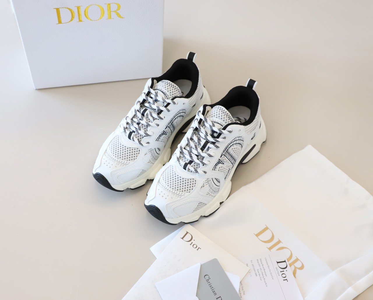 디올 수입 크로노 여성 스니커즈 -화이트블랙-국내배송