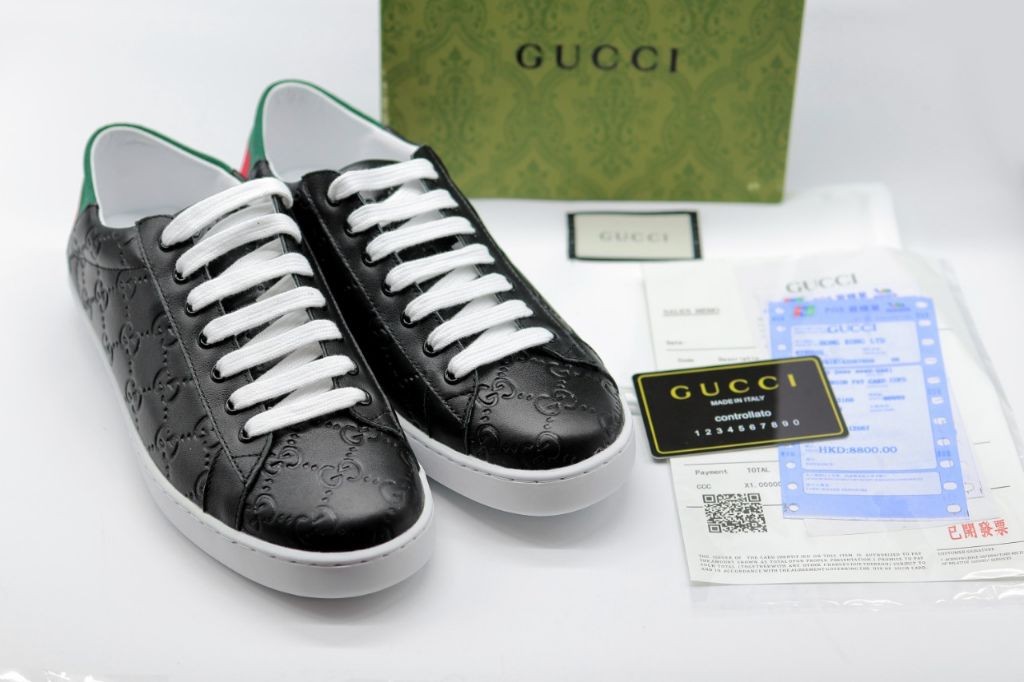 구찌 블랙 엠보  띠로고 스니커즈 국내배송