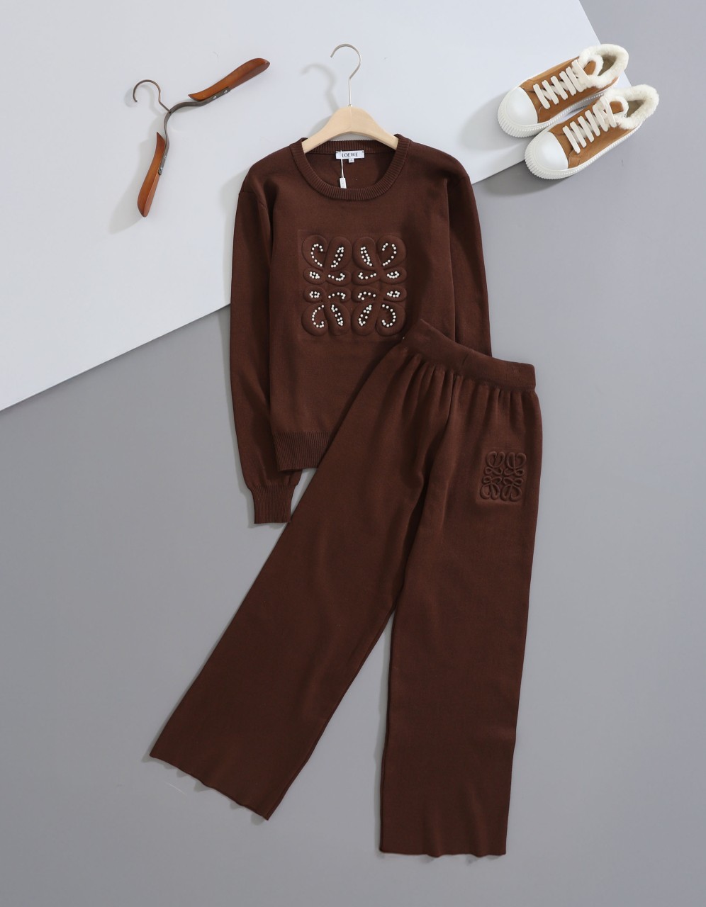 로에베  로고 비즈 트레이닝 set 입고 국내배송