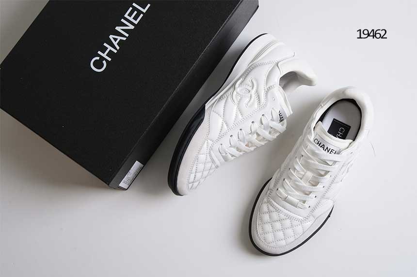 샤넬 다이아몬드 퀼팅 CC로고 스니커즈 국내배송