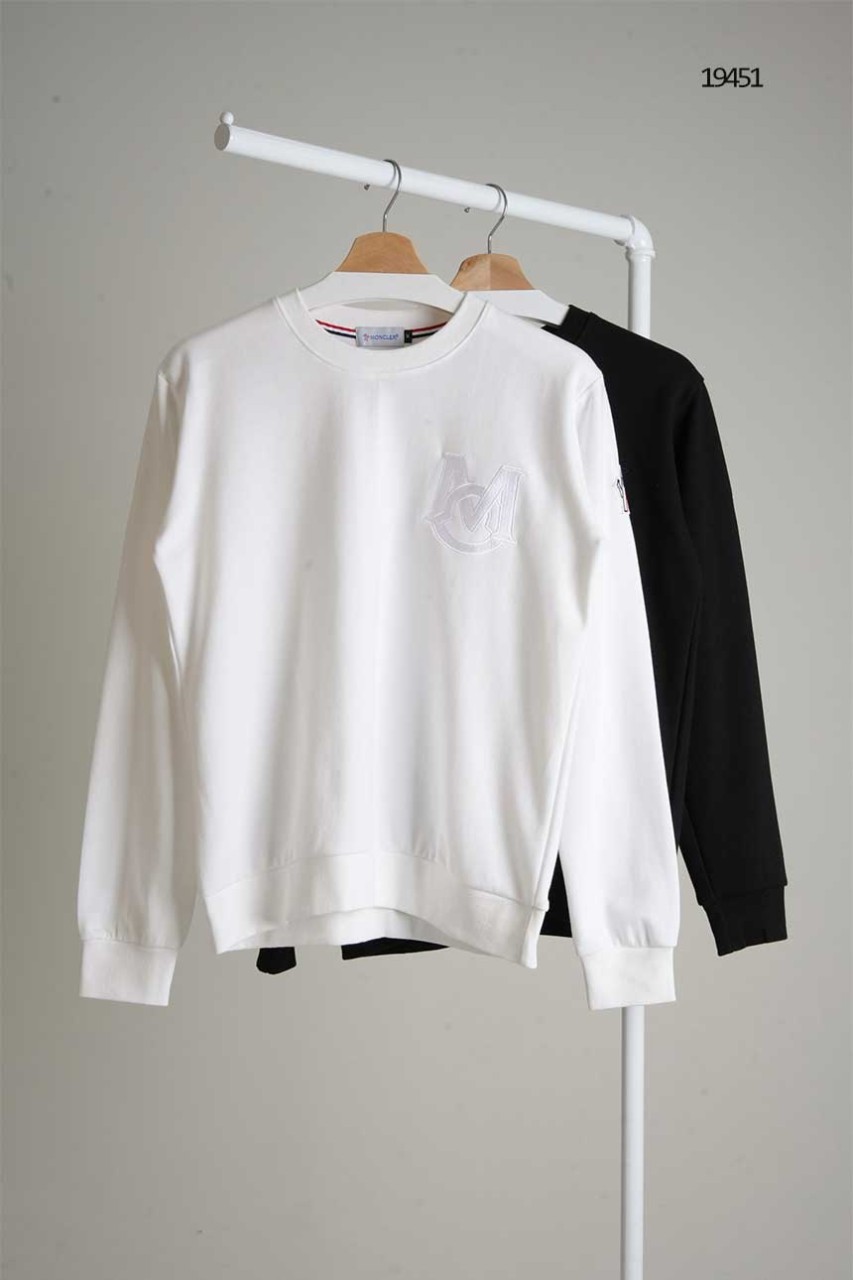 몽클레어 빅로고 자수 맨투맨 국내배송