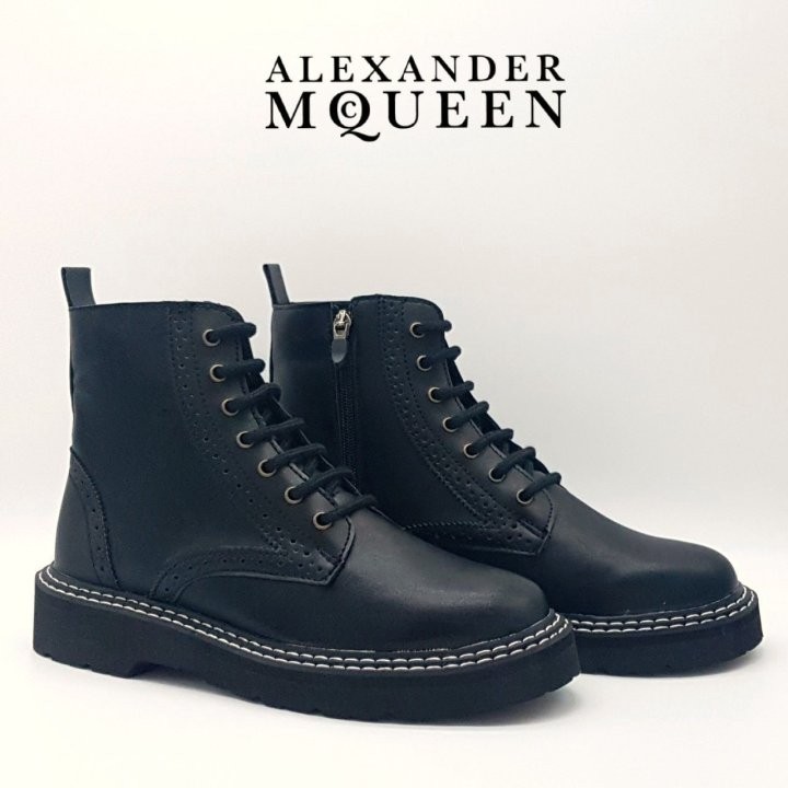 알렉산더 맥퀸 남성 레이스업 부츠 국내배송