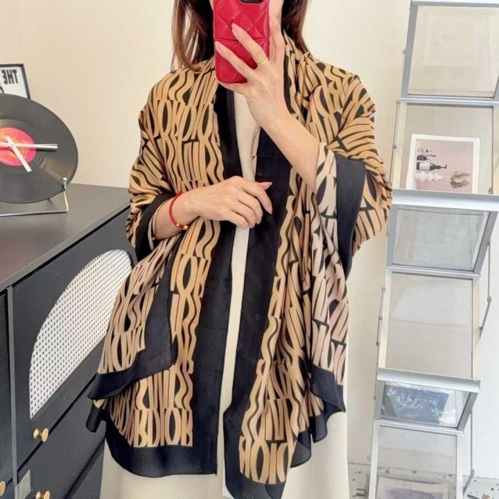 디올 MISS 실크 스카프 국내배송