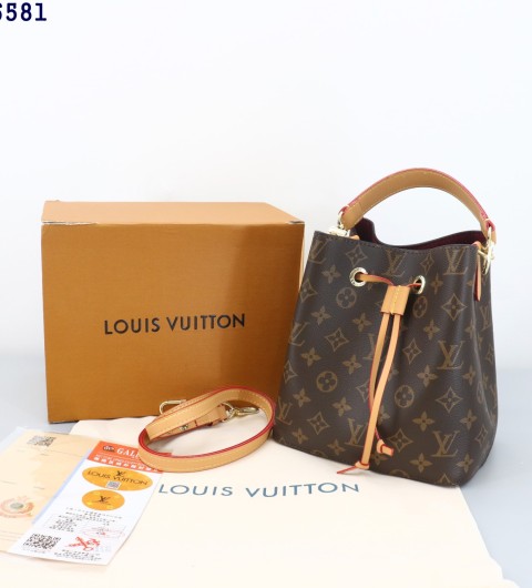 루이비통 네오노에 버킷백 국내배송