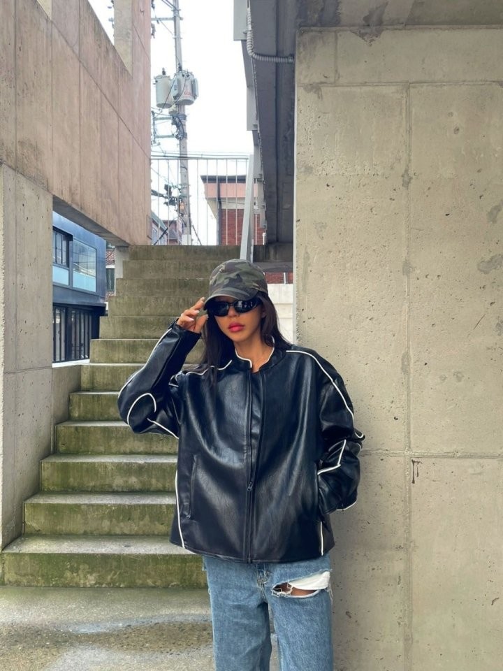 발렌시아가 라인 레더 자켓 국내배송