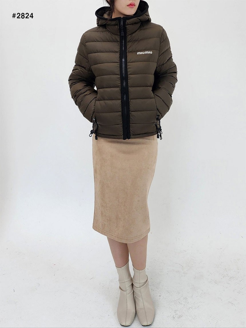 미우미우 이니셜 라이트 폰지 다운 후드 자켓 국내배송