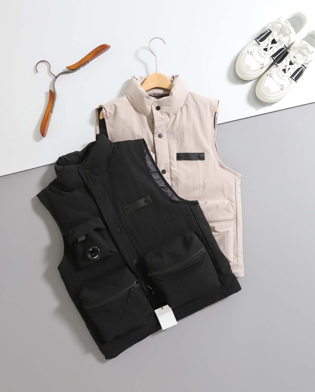 시피컴퍼니 [ C.P ] 렌즈 와펜 멀티포켓 패딩 조끼 국내배송