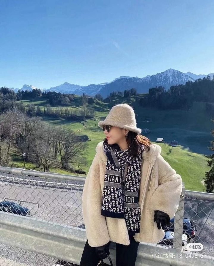 디올 머플러 수입 국내배송