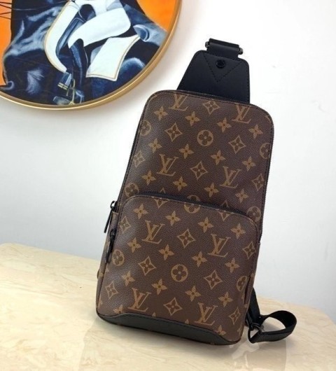 루이비통 기본 모노 슬링백 국내배송