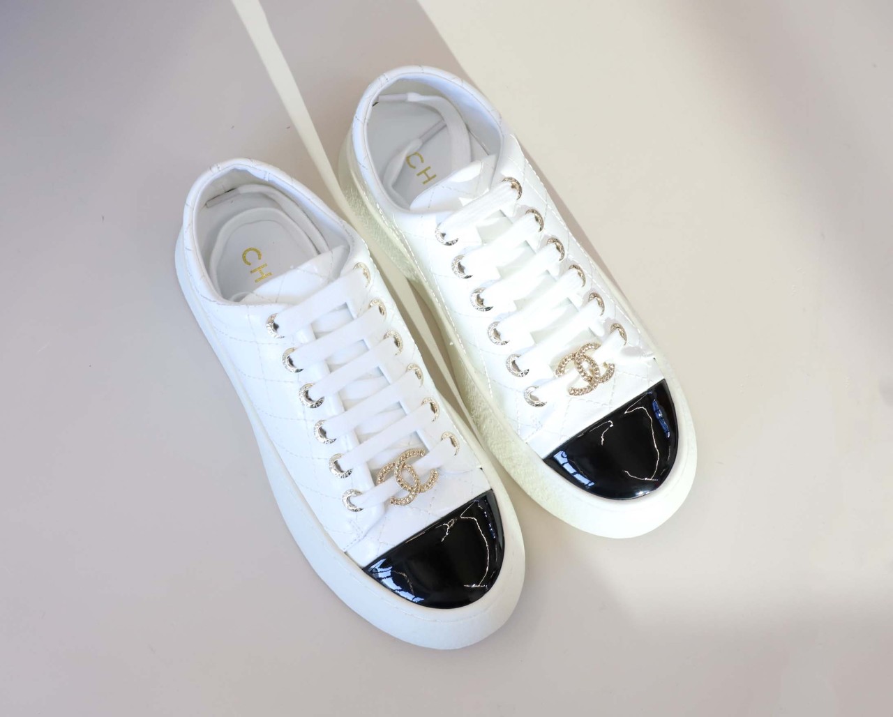 샤넬수입 퀼팅 플랫폼 스니커즈 국내배송 .