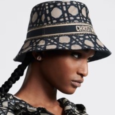 크리스찬디올 C.D 버킷햇 국내배송