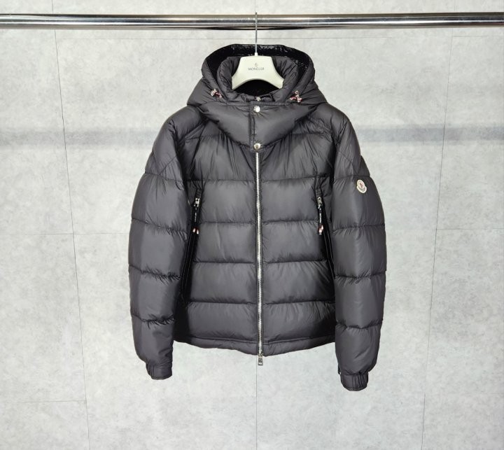 몽클레어 포이리에 (POIRIER) 구스다운 후드패딩 국내배송