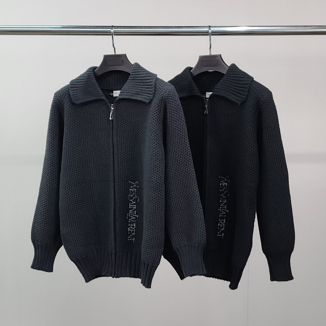 [SL] 로고자수 울 가디건 국내배송