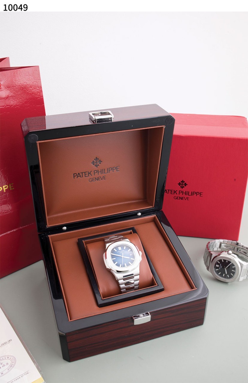 파텍필립  [Patek Philippe] 노틸러스 실버 다이얼 국내배송