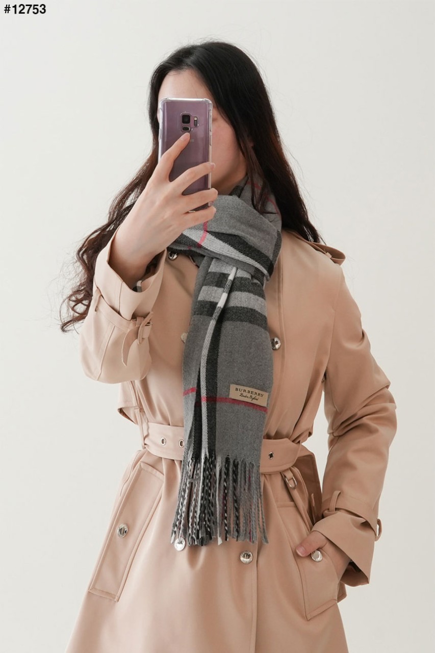 버버리 클래식 빅 체크 울 머플러 국내배송