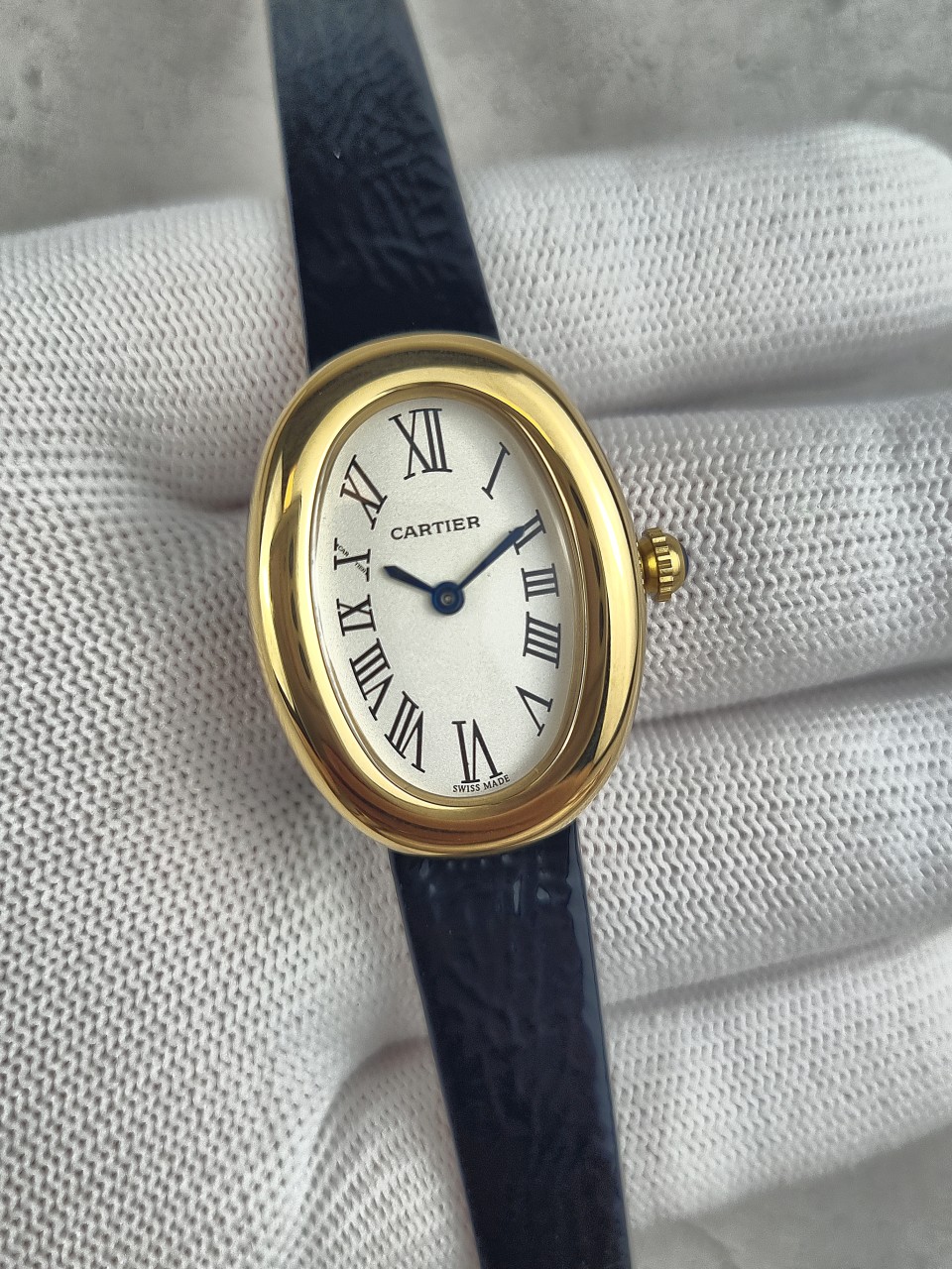 까르띠에 베누아 화이트다이얼로마 골드 국내배송