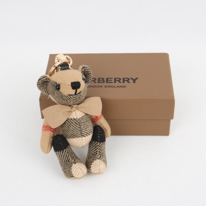 버버리 보타이 백참 & 키홀더 국내배송