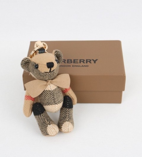 버버리 보타이 백참 & 키홀더 국내배송