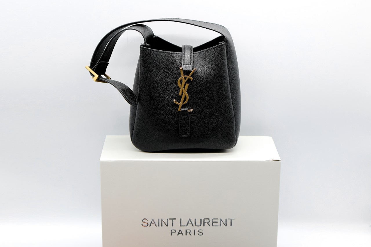 입생로랑 미니 호보백 국내배송