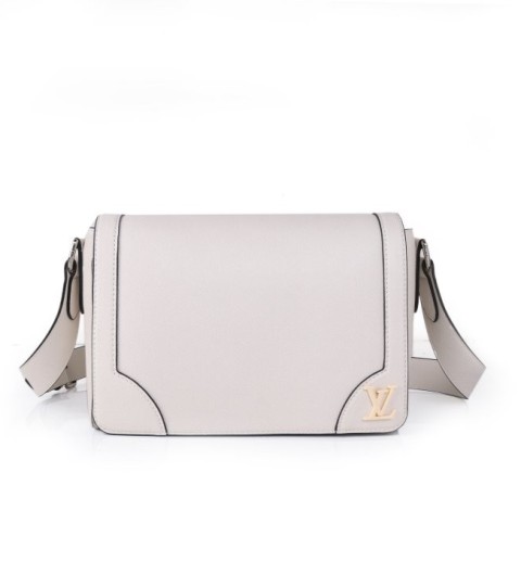 루이비통 고급 타이가 뉴 플랩 메신저백  2국내배송