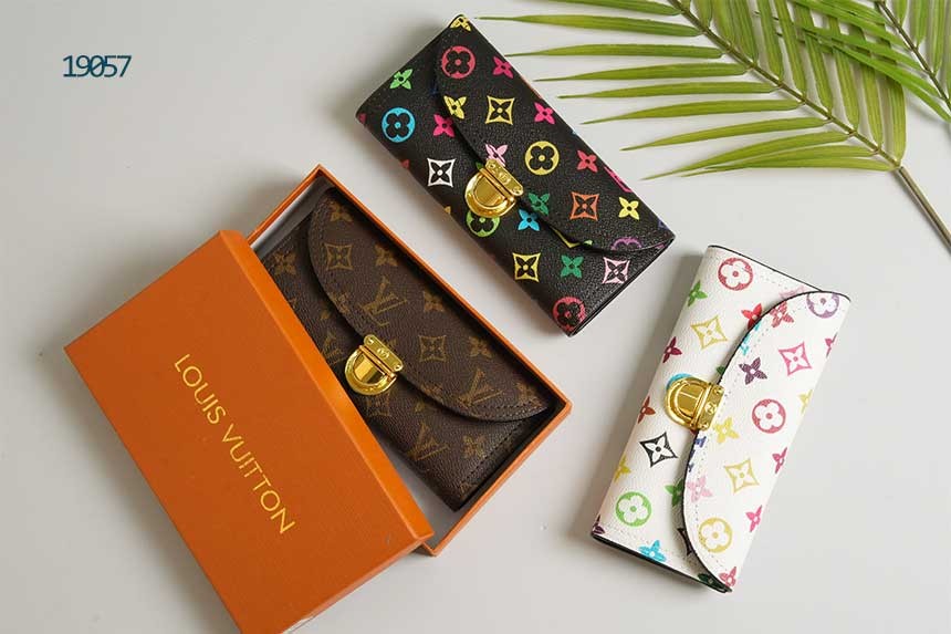 루이비통 금장 모노그램 플랩 장지갑 국내배송