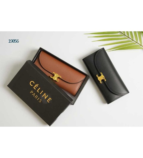 셀린느 금장 트리옹프 플랩 장지갑 국내배송