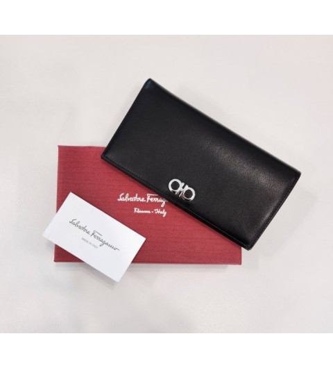 페라가모 램스킨 장지갑 국내배송