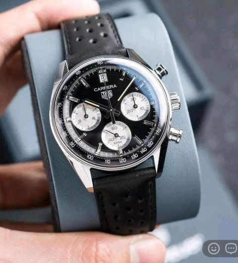 까레라 크로노그래프 60주년 글라스박스 국내배송