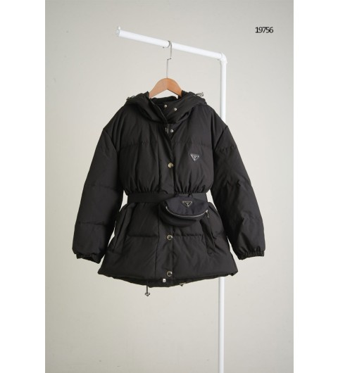 프라다 리나일론 트라이앵글 로고 벨티드 파우치 다운 패딩 국내배송