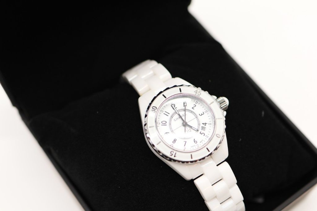 샤넬 J12 워치 33MM H5698 H5695 국내배송