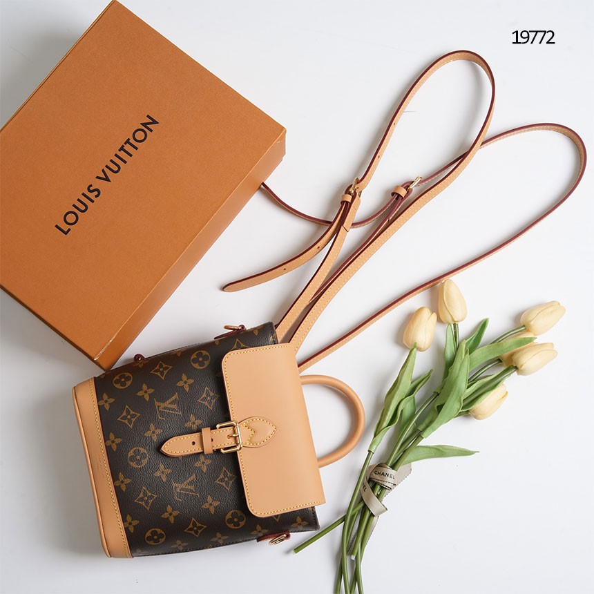 루이비통 소호 미니 백팩 모노그램 국내배송