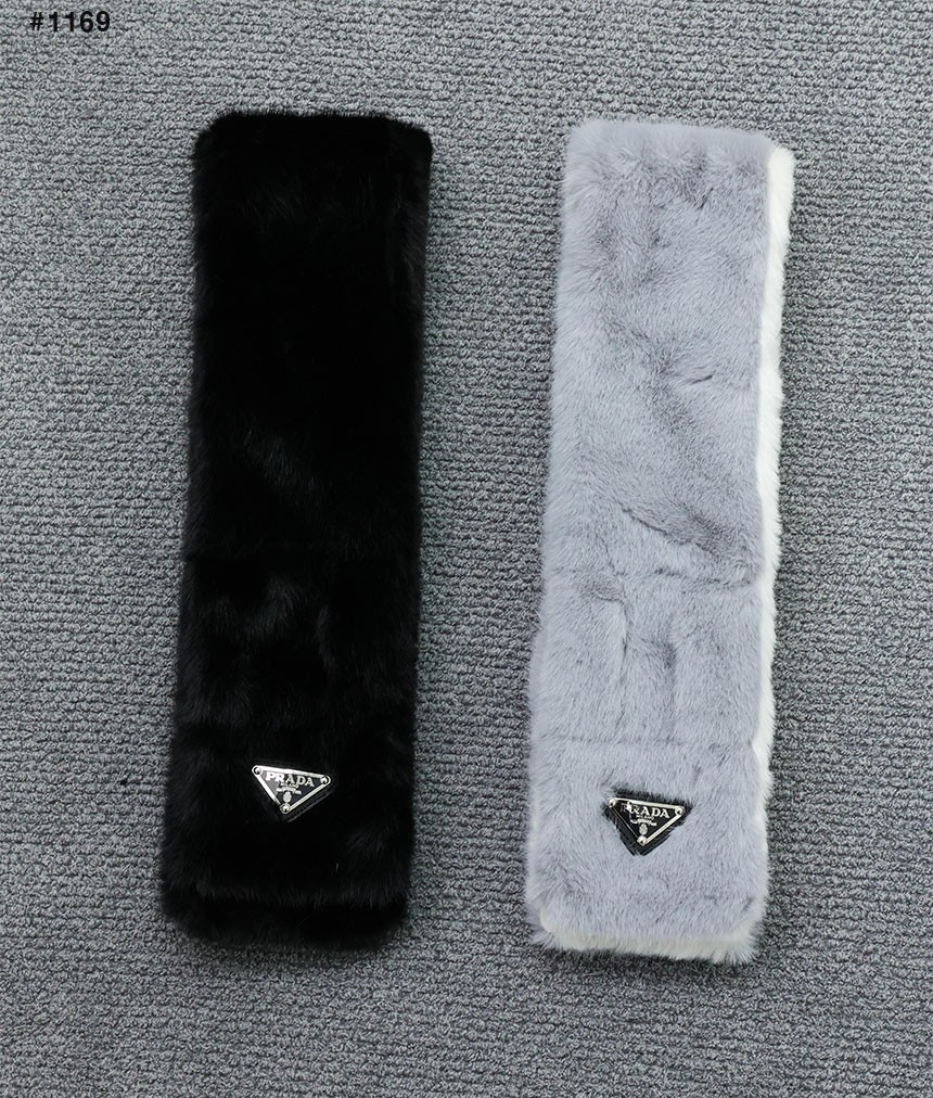 프라다 삼각로고 퍼 머플러 국내배송
