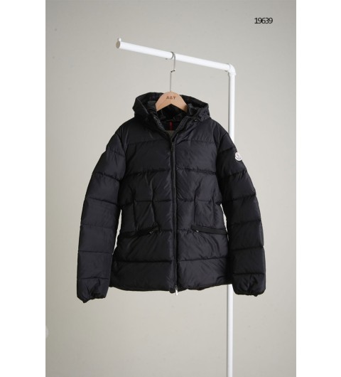 몽클레어 여성 아보체(Avoce) 숏 다운 자켓 국내배송