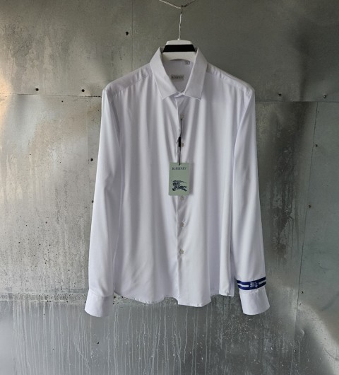 버버리 기사 포인트 셔츠 국내배송