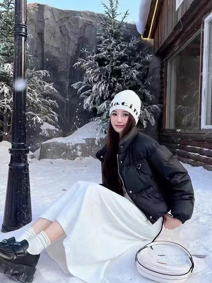 프라다 수입 리나일론 크롭 컨버터블 다운 자켓 국내배송