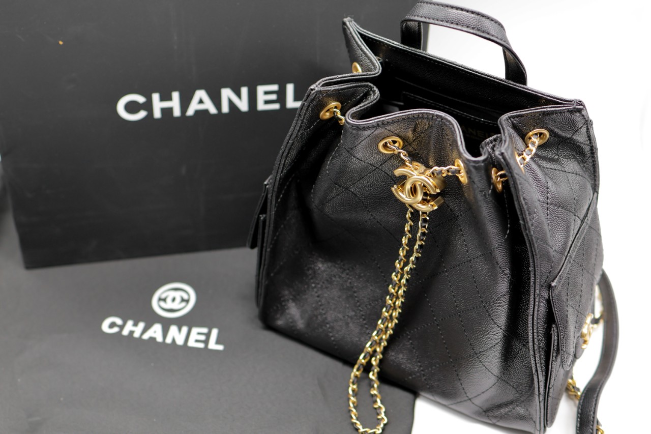 샤넬 25 미디엄 백팩 그레인드 카프스킨 금장 블랙 국내배송