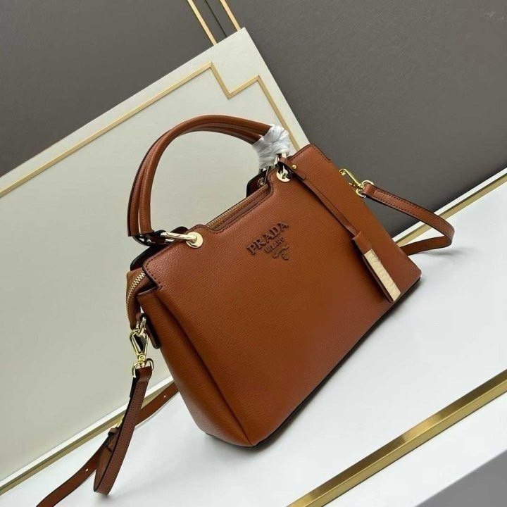 프라다 탑핸들백 국내배송