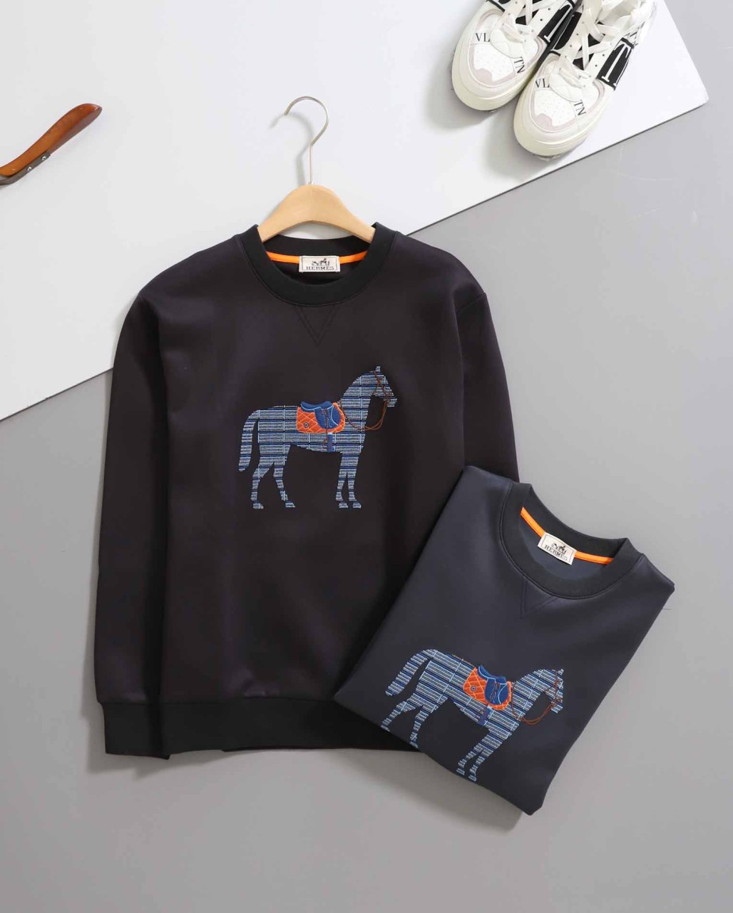 에르메스 수입 홀스 코튼 맨투맨 입고 국내배송