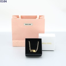 미우미우 로고 골드 목걸이국내배송