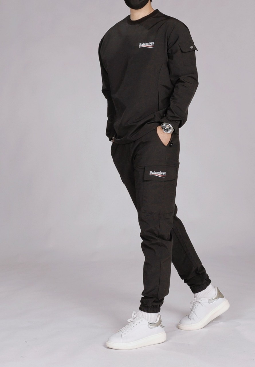 발렌시아가  시그니처 투웨이스판 기모세트 국내배송